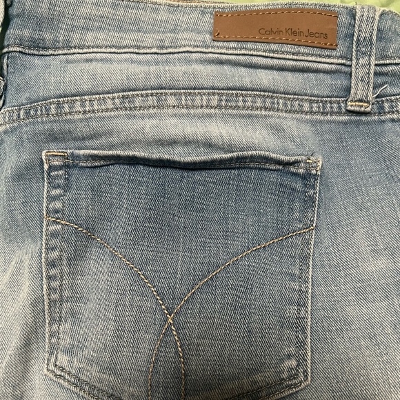 Calvin Klein - Picture 2 of 4